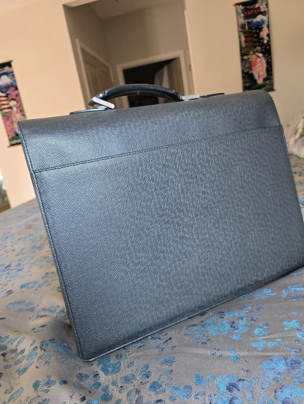 Louis Vuitton classic black